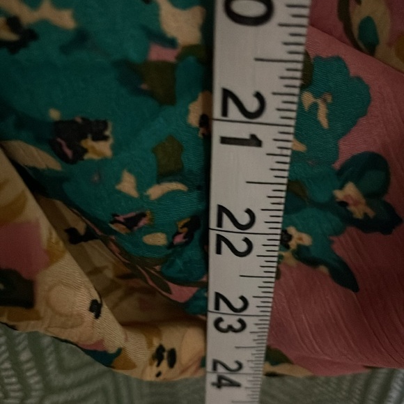 Umgee size small and large wrap knotted front kimono sleeve blouse preloved - Picture 8 of 13